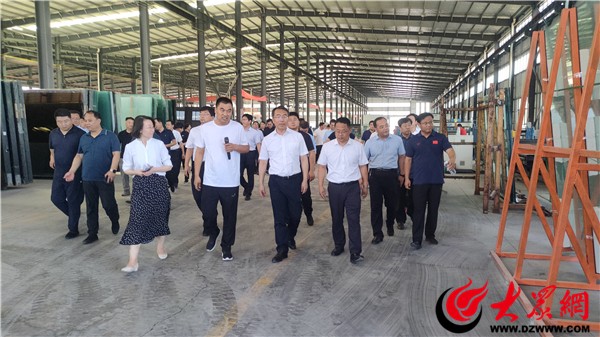 大干2023·惠民县重点建设项目观摩巡礼？：石庙镇玉杰玻璃主动求新求变转型升级促
