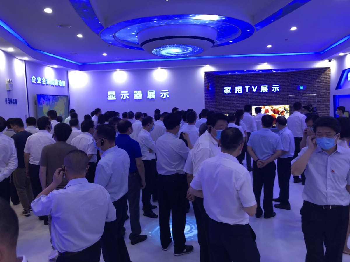 推动制造业高质量发展现场会⑬丨提升1%企业节约1亿元成本！这项看似不起眼的玻璃切割技术很牛(图1)