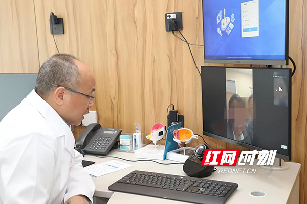险！生锈铁球射入男子右眼远程门诊紧急求医