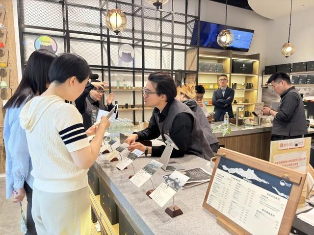 一口气在南京西路商圈开出两家咖啡店！比顿咖啡什么来头？(图7)
