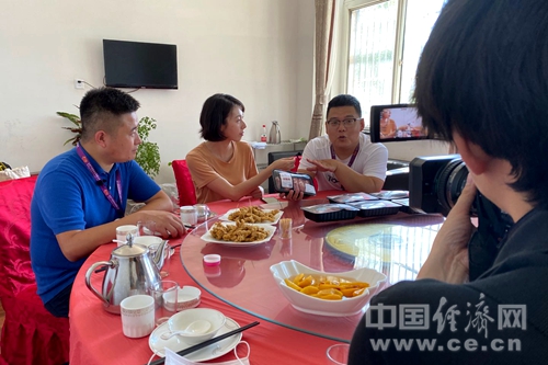 让猪肉加工过程一目了然中国经济网走进千喜鹤透明工厂(图3)
