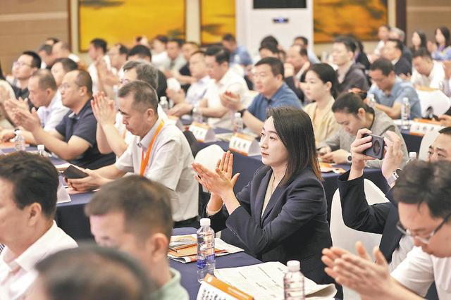 产业集群展优势特色品牌显魅力——米脂小米高质量发展暨招商引资大会侧记(图2)