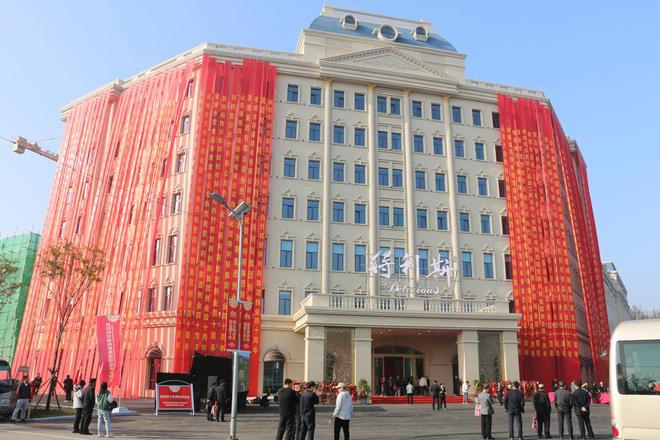四十年得利于斯回馈于斯