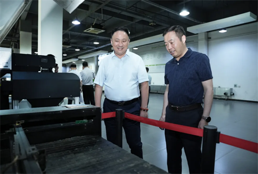 江苏省泗阳县委副书记、县长范德珩同志一行莅临粤铭激光集团调研(图7)