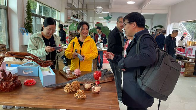 三产融合及新媒体营销助力荔枝产业发展经验交流会在惠东县举行(图2)