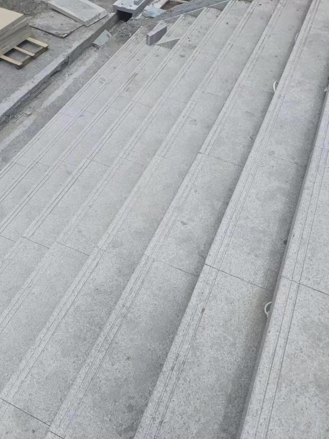 白麻石材大花细花白麻加工荔枝面火烧面(图2)