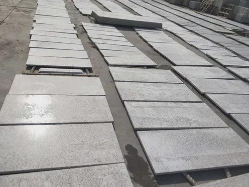白麻石材大花细花白麻加工荔枝面火烧面(图10)