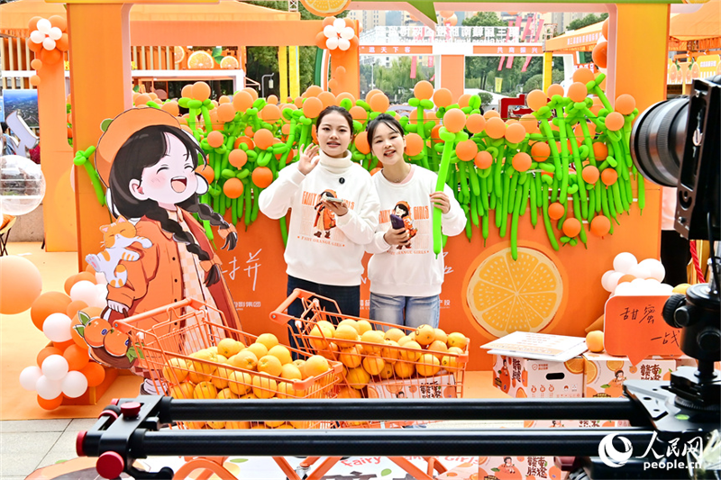 小小脐橙富了一方城(图3)