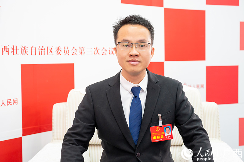 韦建明代表：促振兴、补短板推动县域经济高质量发展