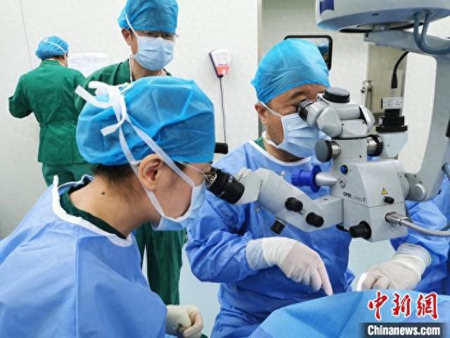 史伟云：一枚角膜治疗7人为更多人点亮光明