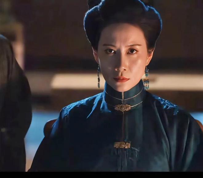 51岁王艳终于赌对了！《雁回时》女N号一出场牢牢抓住我的眼球(图16)