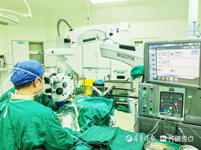 滕州市中心人民医院眼科一病区成功实施20K超高速玻璃体切割术