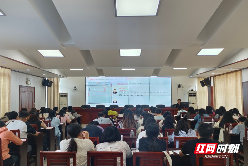 双牌：选拔培训2025年国家教育考试监考员