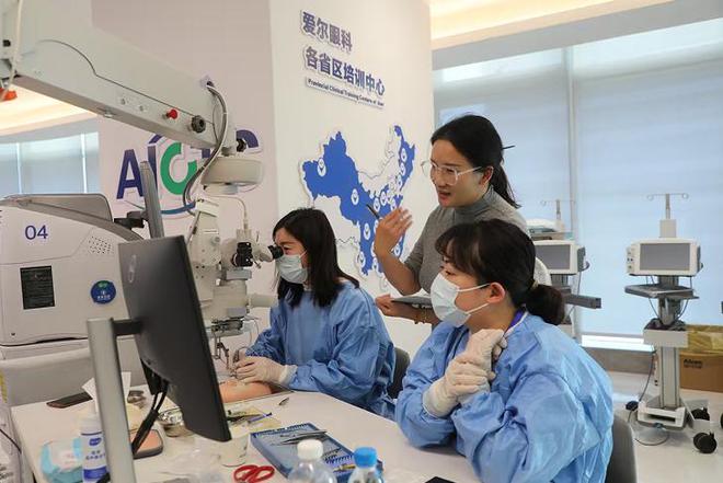 爱尔眼科医院集团2025年首期眼底手术实训：唐玖鸿领航教学(图3)