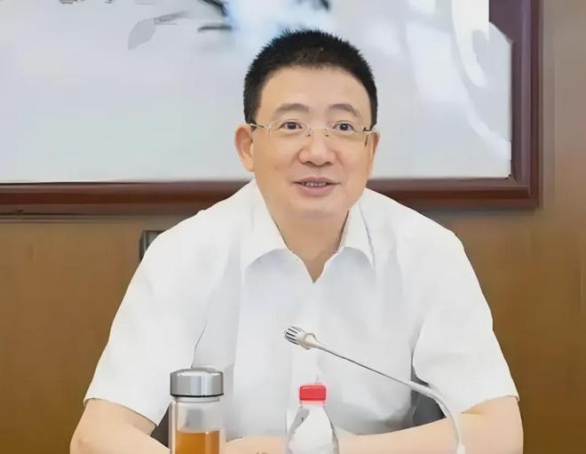 执掌浙江工行多年的沈荣勤也步后尘退下后也出过书(图5)