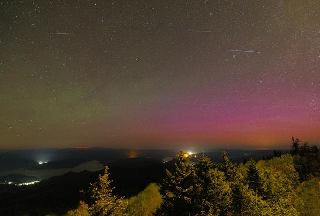 星空相册夏夜极光与星空辉映中国最北天空(图1)