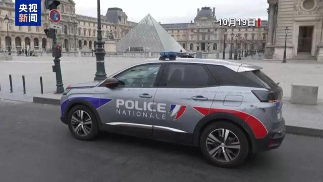 卢浮宫盗贼试图用汽油纵火被制止珠宝抢劫案细节曝光