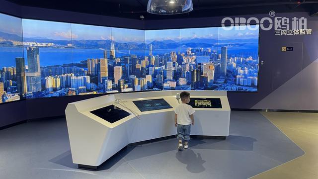 OBOO鸥柏丨55英寸26mm高亮度单元互动拼接屏工程案例优势